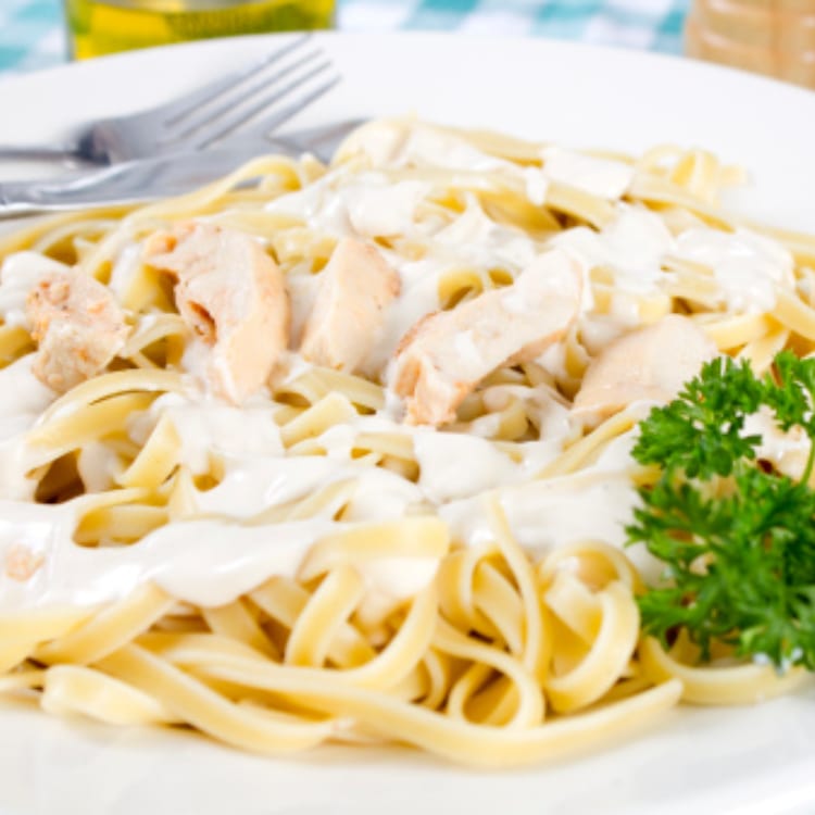 Fettuccine Alfredo Pasta - Catering.